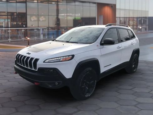 Used 2016 Jeep Cherokee Trailhawk w/ Comfort/Convenience Group image 6