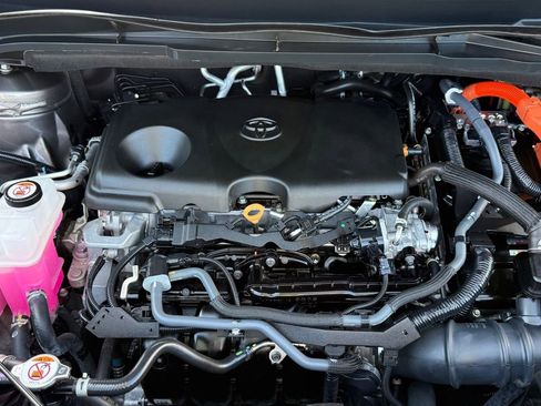 Certified 2024 Toyota Sienna Platinum image 34