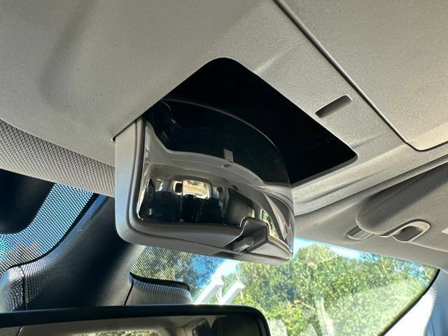 Used 2022 Chrysler Pacifica Touring-L FWD image 35