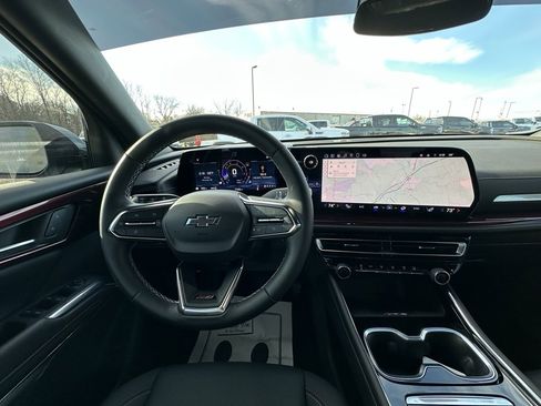 Used 2025 Chevrolet Traverse Z71 w/ LPO, Floor Liner Package image 12