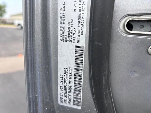 Used 2024 RAM 2500 Laramie w/ Sport Appearance Package image 25