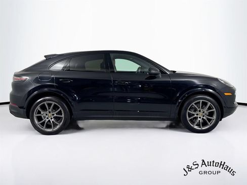 Used 2023 Porsche Cayenne Platinum Edition AWD/4WD image 8