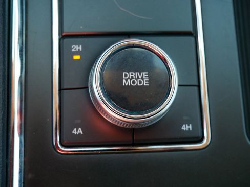 Certified 2024 Ford Expedition XLT image 29