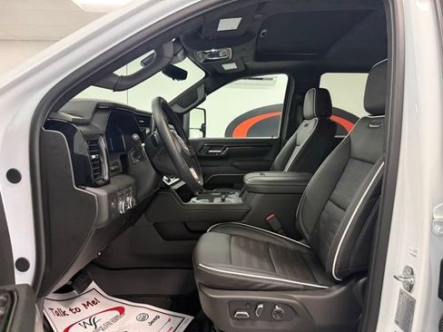 New 2026 GMC Sierra 2500 AT4X w/ LPO, Black Badging Package AWD/4WD image 9