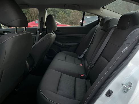 Used 2025 Nissan Altima 2.5 SV image 24