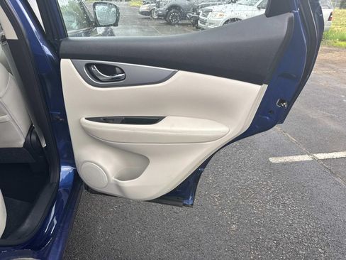 Used 2020 Nissan Rogue Sport SL FWD image 23