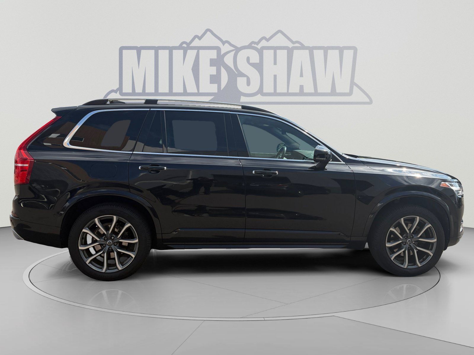 Used 2017 Volvo XC90 T6 Momentum w/ Vision Package AWD/4WD image 6