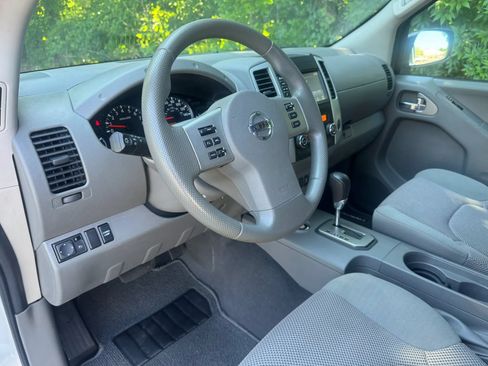 Used 2020 Nissan Frontier SV RWD image 16