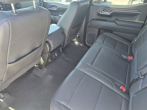 Used 2024 GMC Sierra 1500 SLT image 12
