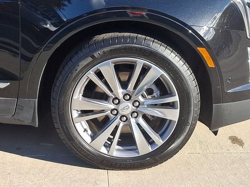 Used 2025 Cadillac XT5 Premium Luxury w/ Technology Package image 8