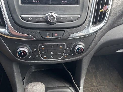 Used 2022 Chevrolet Equinox LT image 11