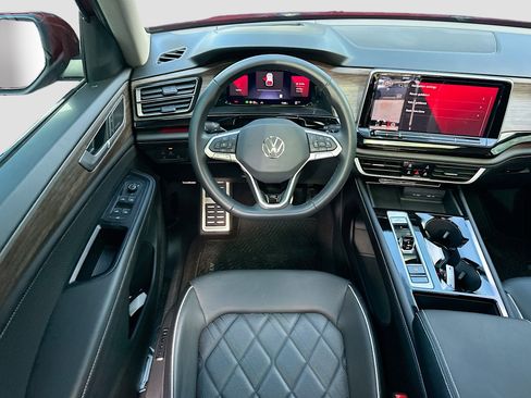 Used 2024 Volkswagen Atlas SEL Premium R-Line image 23