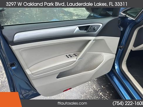 Used 2015 Volkswagen Golf TDI S FWD image 19