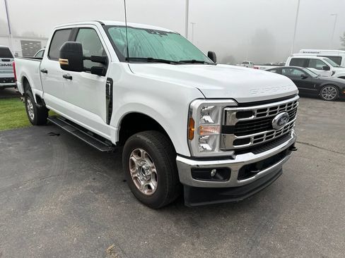 Used 2025 Ford F250 XLT AWD/4WD image 3