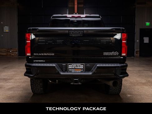 Used 2024 Chevrolet Silverado 2500 High Country w/ High Country Premium Package AWD/4WD image 7