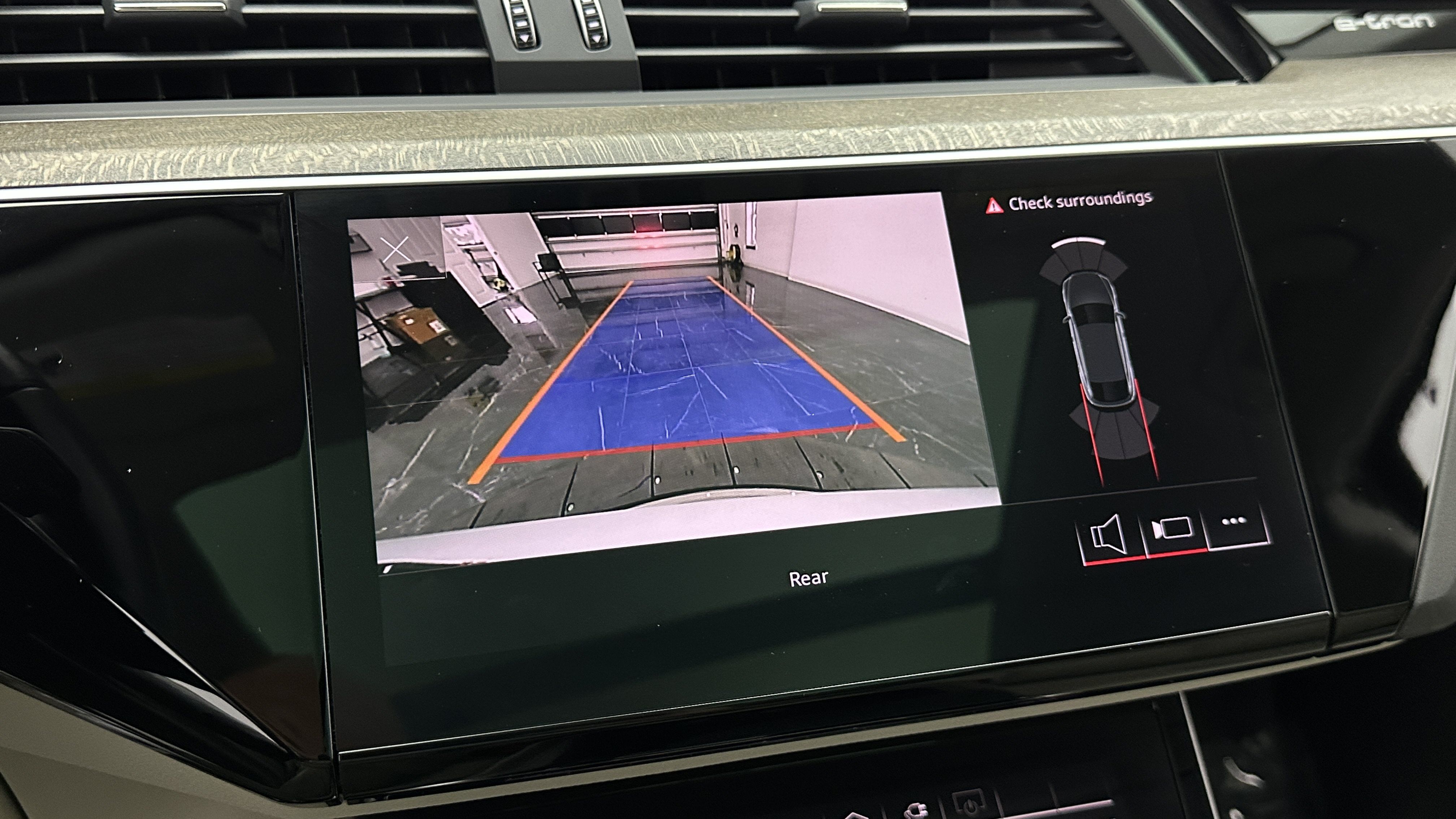 Used 2021 Audi e-tron Premium AWD/4WD image 27