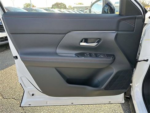 New 2026 Nissan Kicks SR image 14