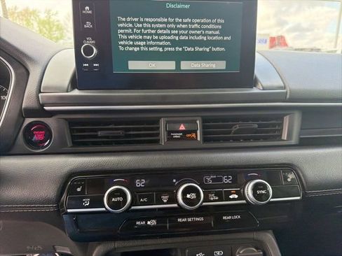 Used 2025 Honda Pilot EX-L image 12