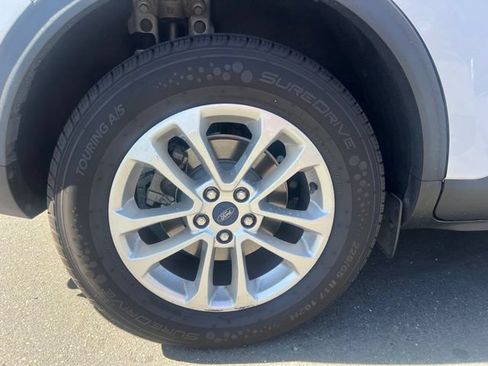 Used 2022 Ford Escape SE FWD image 5