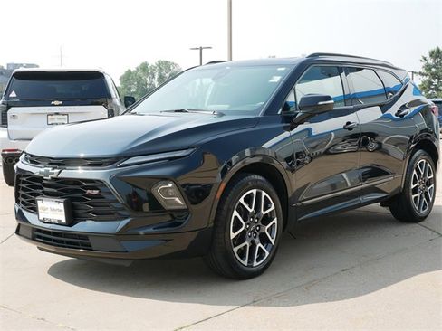 Used 2024 Chevrolet Blazer RS w/ Enhanced Convenience Package image 3