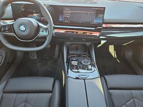 Used 2026 BMW i5 eDrive40 image 15