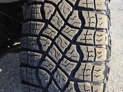 Used 2024 Chevrolet Silverado 1500 LT Trail Boss w/ Convenience Package II image 16