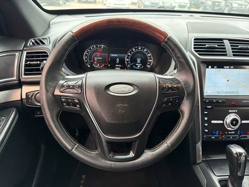Used 2019 Ford Explorer Platinum AWD/4WD image 10