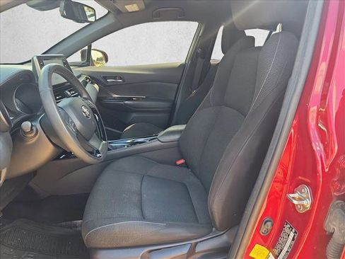 Used 2019 Toyota C-HR XLE FWD image 14
