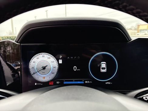 Used 2025 Hyundai Elantra SEL image 14