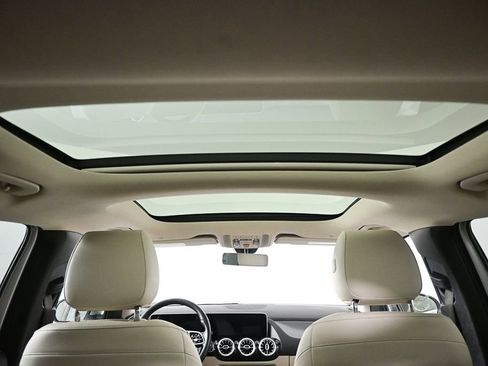 Certified 2021 Mercedes-Benz GLA 250 image 20