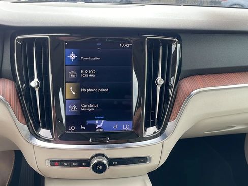 Used 2022 Volvo S60 B5 Momentum w/ Premium Package image 15