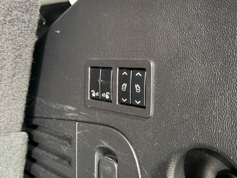 Used 2019 Cadillac Escalade Premium Luxury AWD/4WD image 45