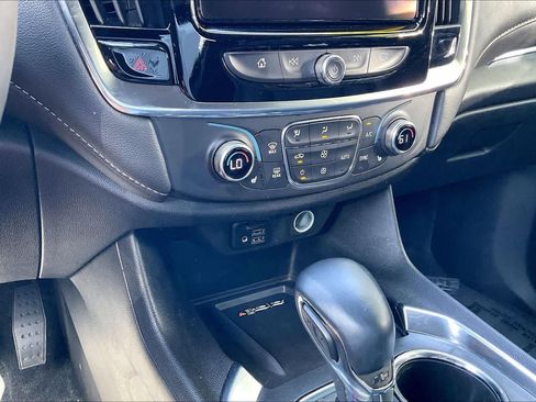 Used 2023 Chevrolet Traverse LT w/ LT Premium Package FWD image 32