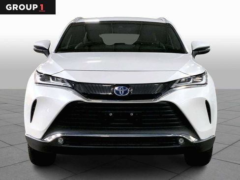 Used 2023 Toyota Venza XLE image 4