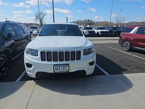 Used 2015 Jeep Grand Cherokee Altitude image 2