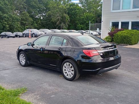 Used 2013 Chrysler 200 LX FWD image 3