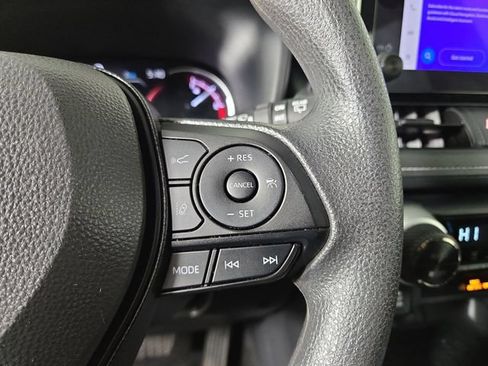 Used 2025 Toyota RAV4 XLE FWD image 23