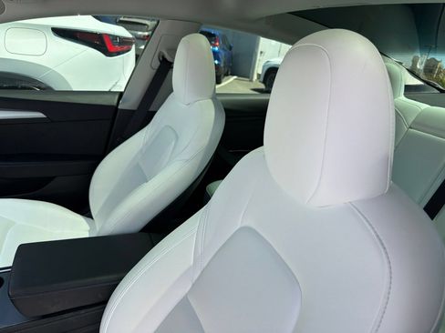 Used 2023 Tesla Model 3 Standard Range RWD image 7