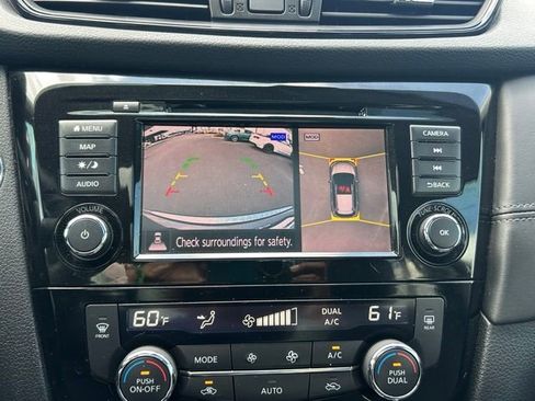 Used 2020 Nissan Rogue SL w/ Premium Package image 25