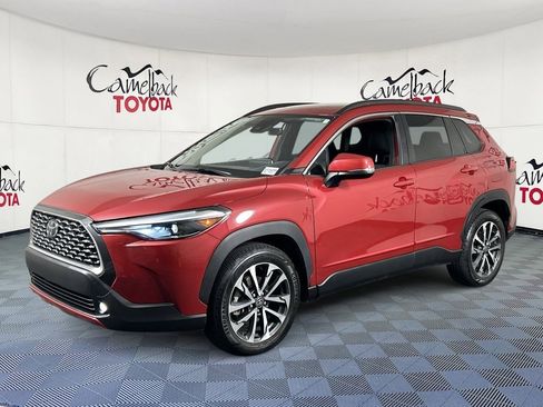 Used 2022 Toyota Corolla Cross XLE w/ Convenience Package image 4