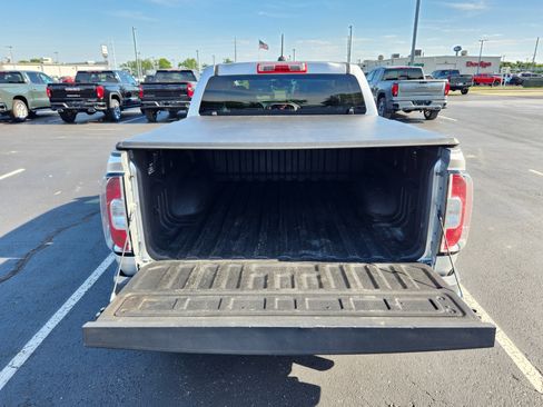 Used 2015 GMC Canyon SLE AWD/4WD image 10