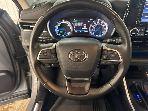 Used 2022 Toyota Highlander Bronze Edition AWD/4WD image 19