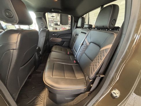 Used 2024 GMC Canyon Denali AWD/4WD image 18