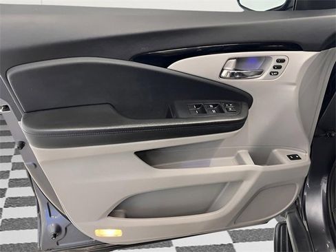 Used 2021 Honda Pilot Touring image 21