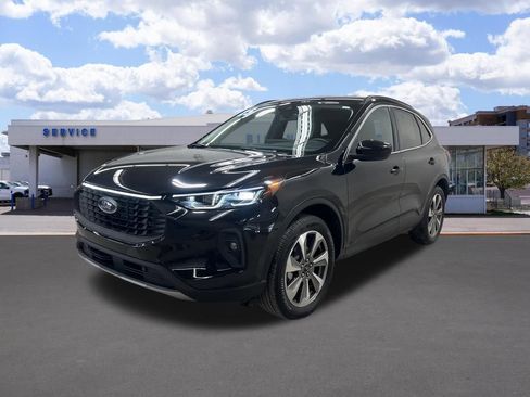 Used 2025 Ford Escape Platinum image 7