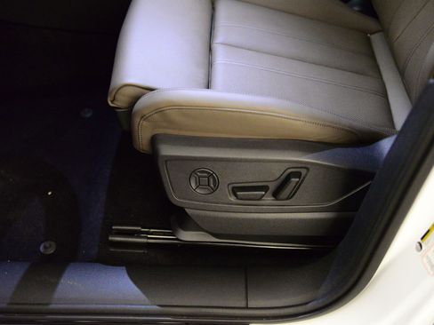 New 2025 Audi Q5 Prestige image 24