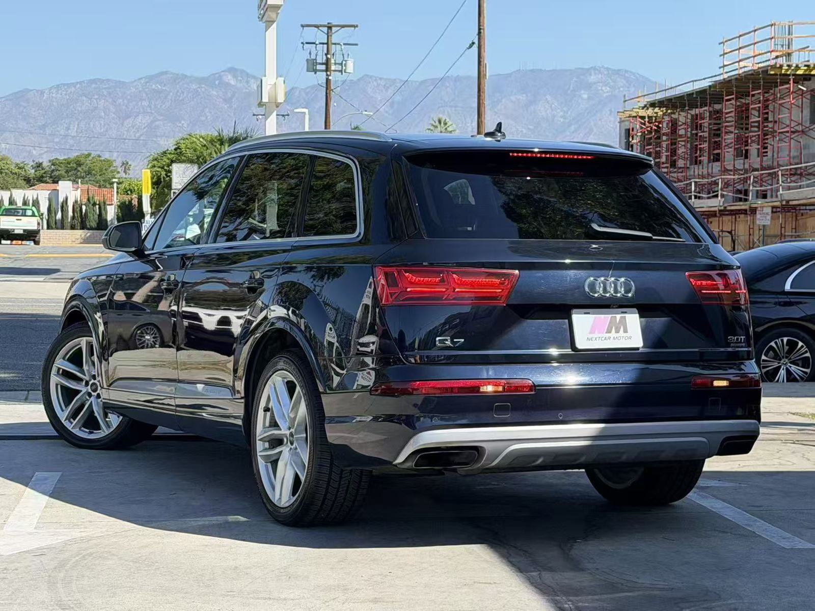 Used 2017 Audi Q7 3.0T Prestige AWD/4WD image 5