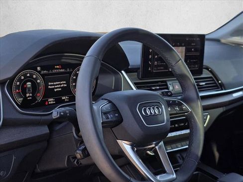 Certified 2025 Audi Q5 2.0T Premium Plus image 13