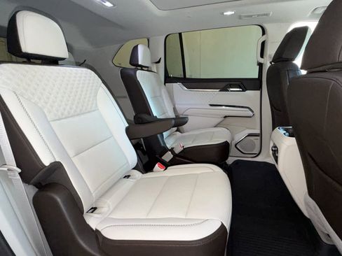 Used 2024 GMC Acadia Denali w/ Super Cruise Package image 36