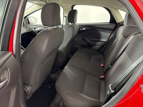 Used 2016 Ford Focus SE w/ Reverse Sensing Package image 18